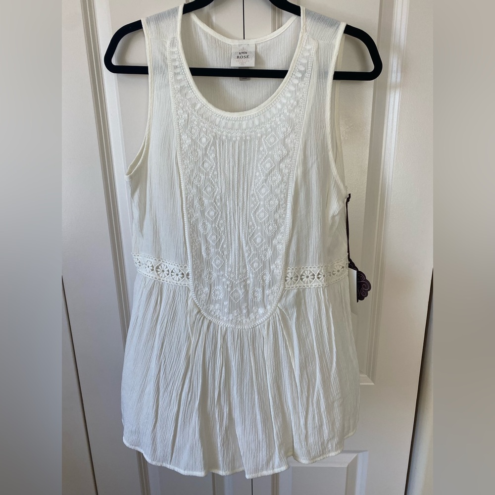 NWT Knox Rose Light weight Blouse Size M